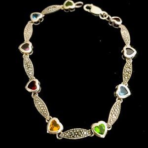 Lovely 925 Silver Bracelet with Heart Gemstones